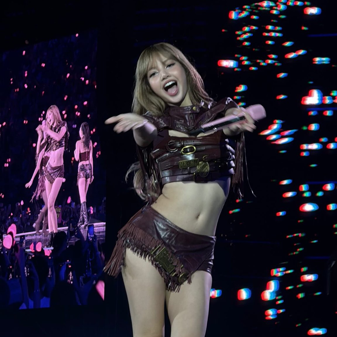 Lisa (BLACKPINK)的最新照片