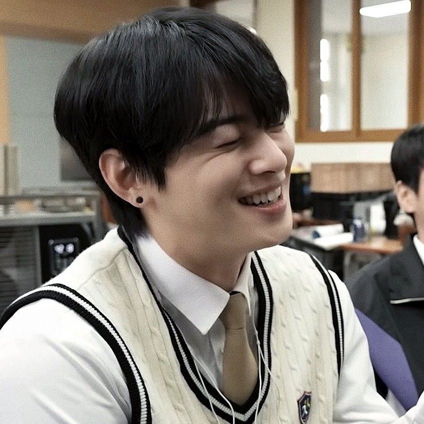 Latest photo of Eunwoo (ASTRO)