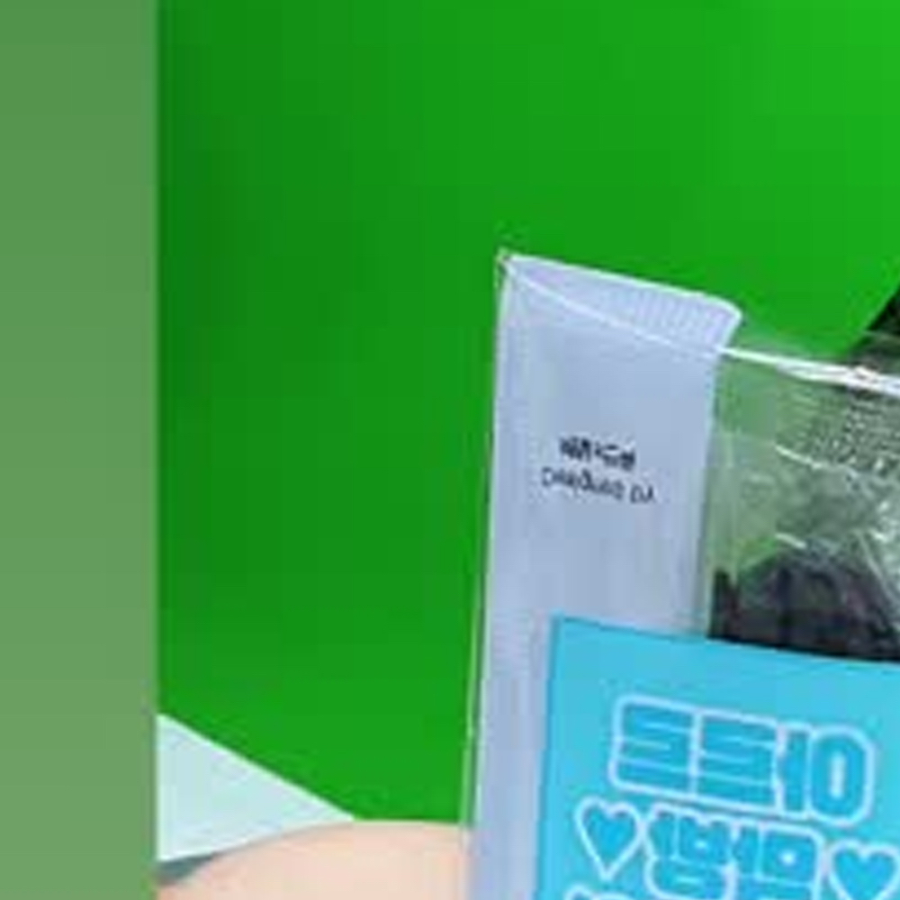Recent activity shot of HaSeul (ARTMS)