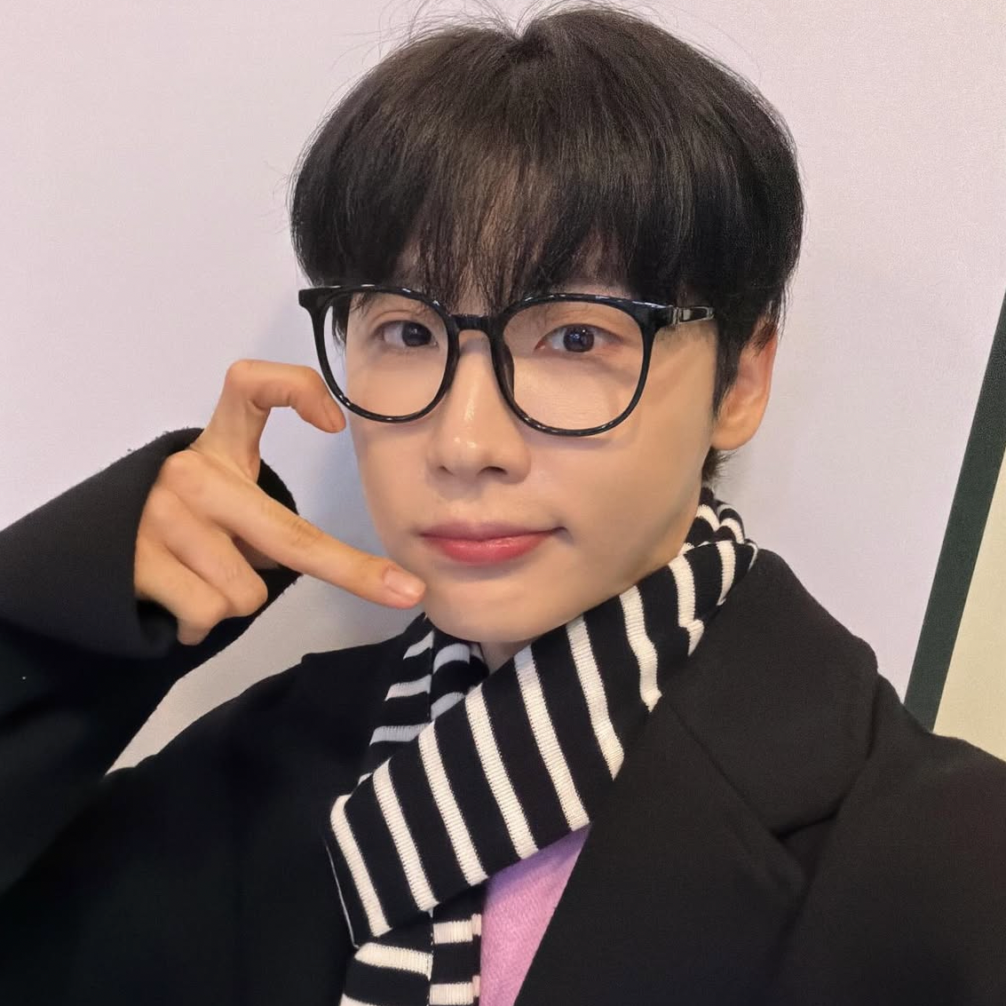 A moment captured by Jeon Woong (AB6IX)'s fan