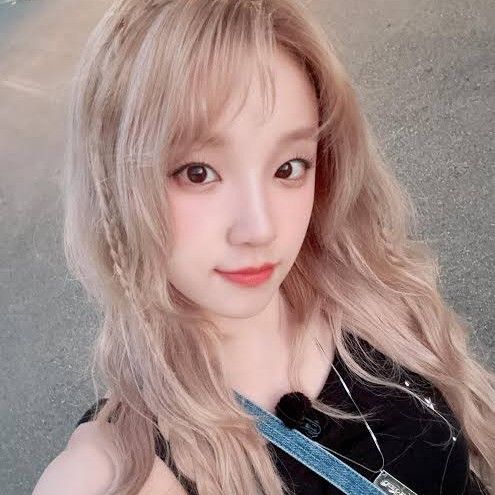 Latest photo of Yuqi (i-dle)