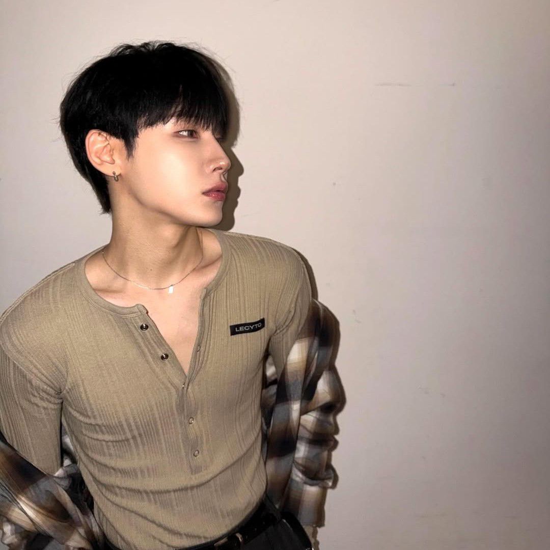 Recent activity shot of Jeon Woong (AB6IX)
