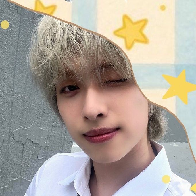 A moment captured by Gaon (Xdinary Heroes)'s fan