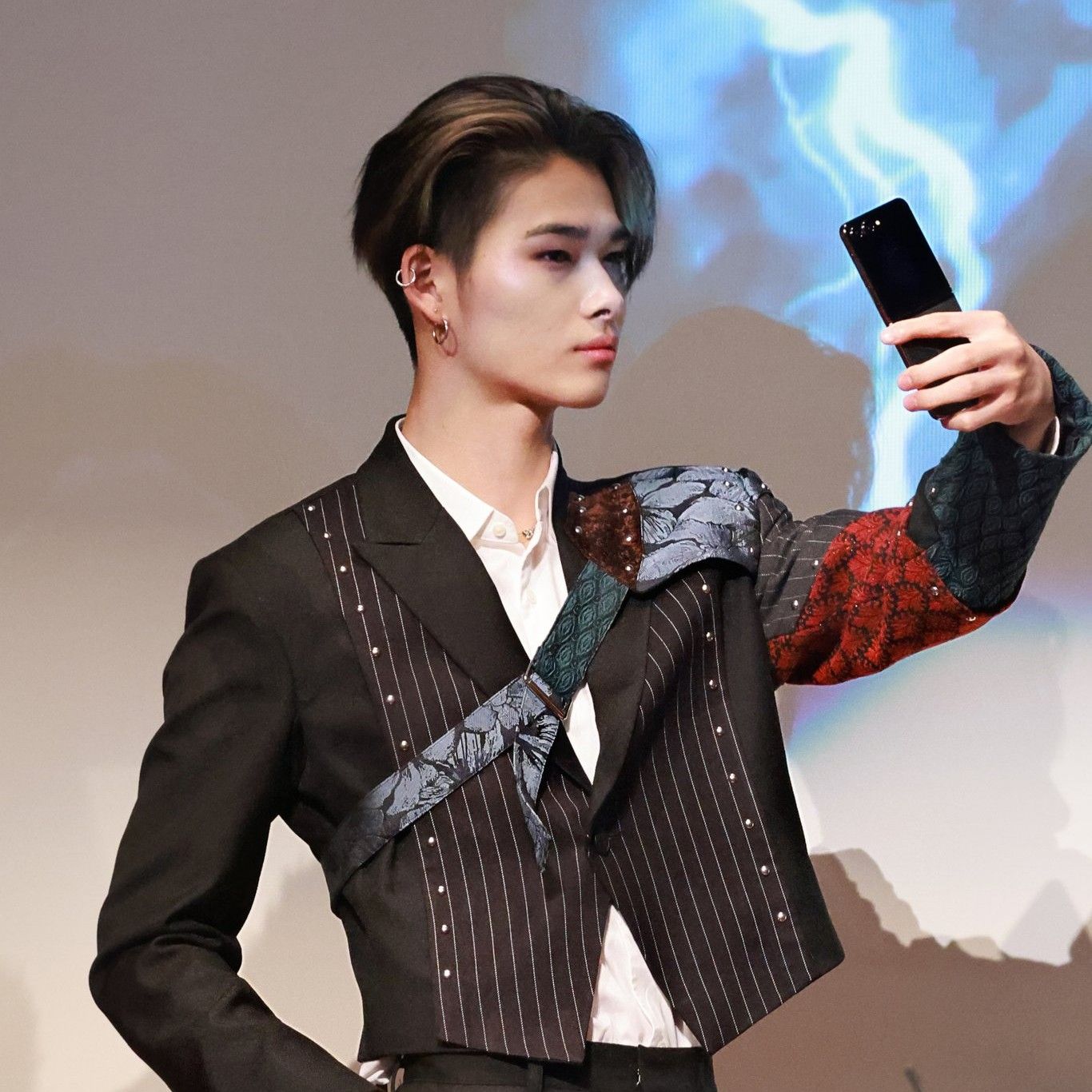 ニキ (ENHYPEN)の舞台裏ショット