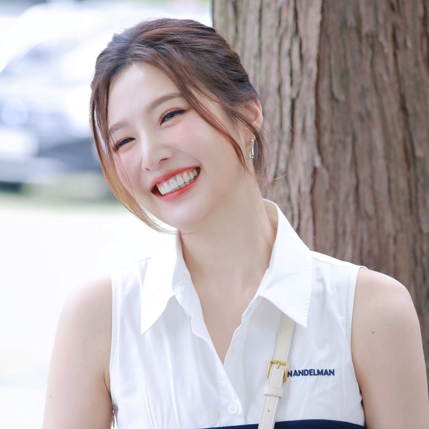 Recent activity shot of Joy (Red Velvet)