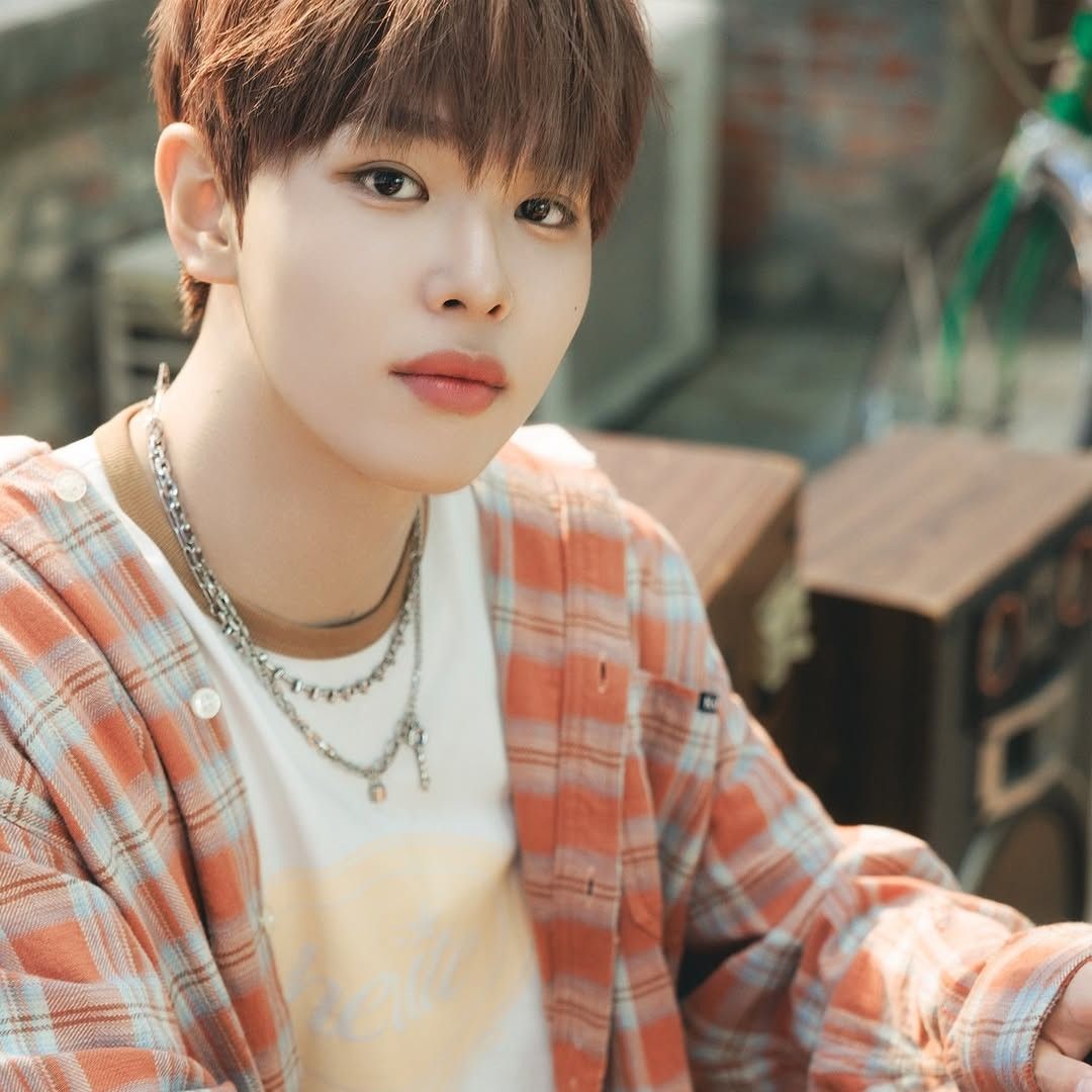 Behind-the-scenes cut of Amaru (KickFlip)