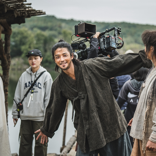 Behind-the-scenes cut of Rowoon