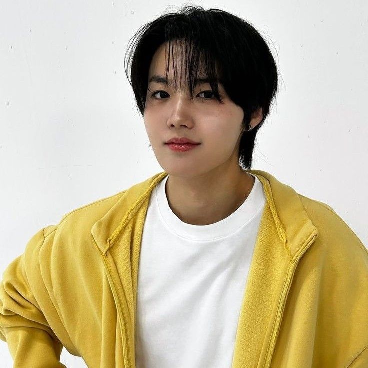 Recent activity shot of Doyoung (TREASURE)