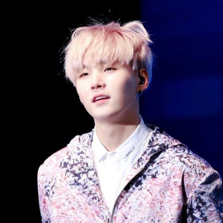 SUGA (防彈少年團)的幕後花絮