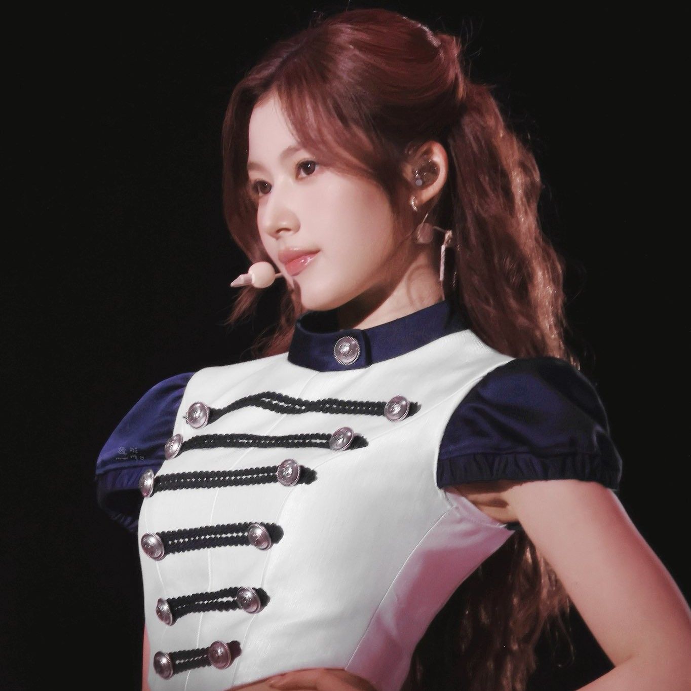 Sana (TWICE)的最新活動照片