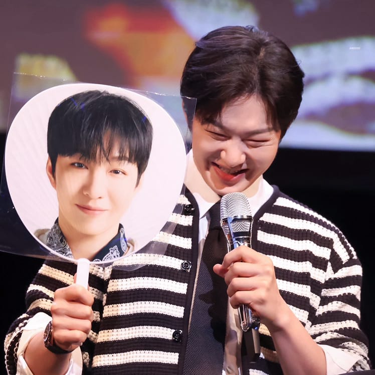 A moment captured by BTOB's fan