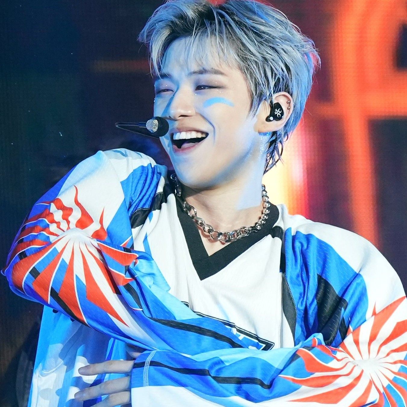 Behind-the-scenes cut of Kang Daniel