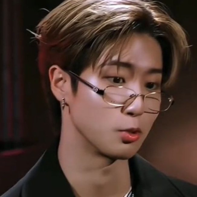 Latest photo of HAN (Stray Kids)