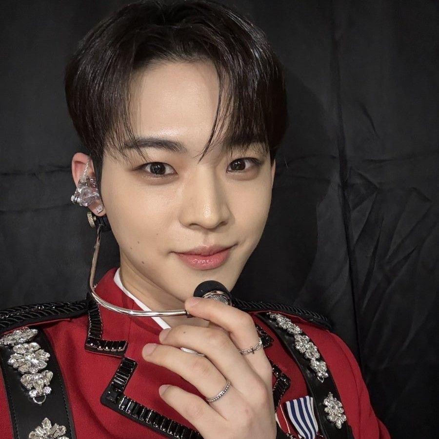 Latest photo of Hyojin (ONF)