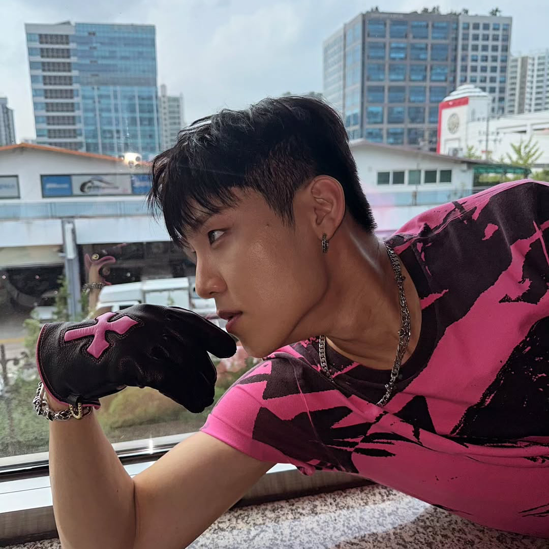 A moment captured by Park Woojin (AB6IX)'s fan