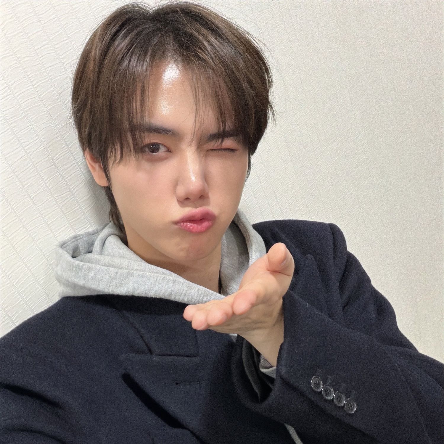 Latest photo of Minhee (CRAVITY)