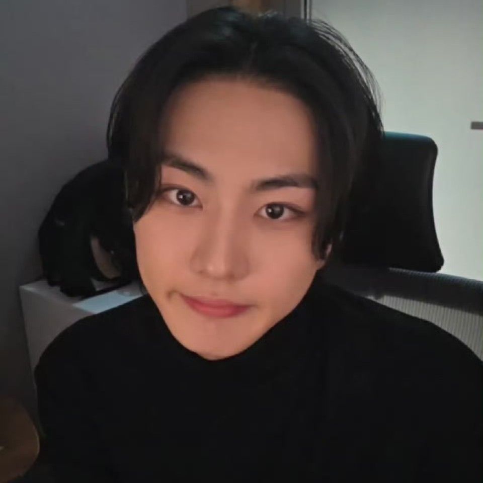 Latest photo of Jungwon (ENHYPEN)