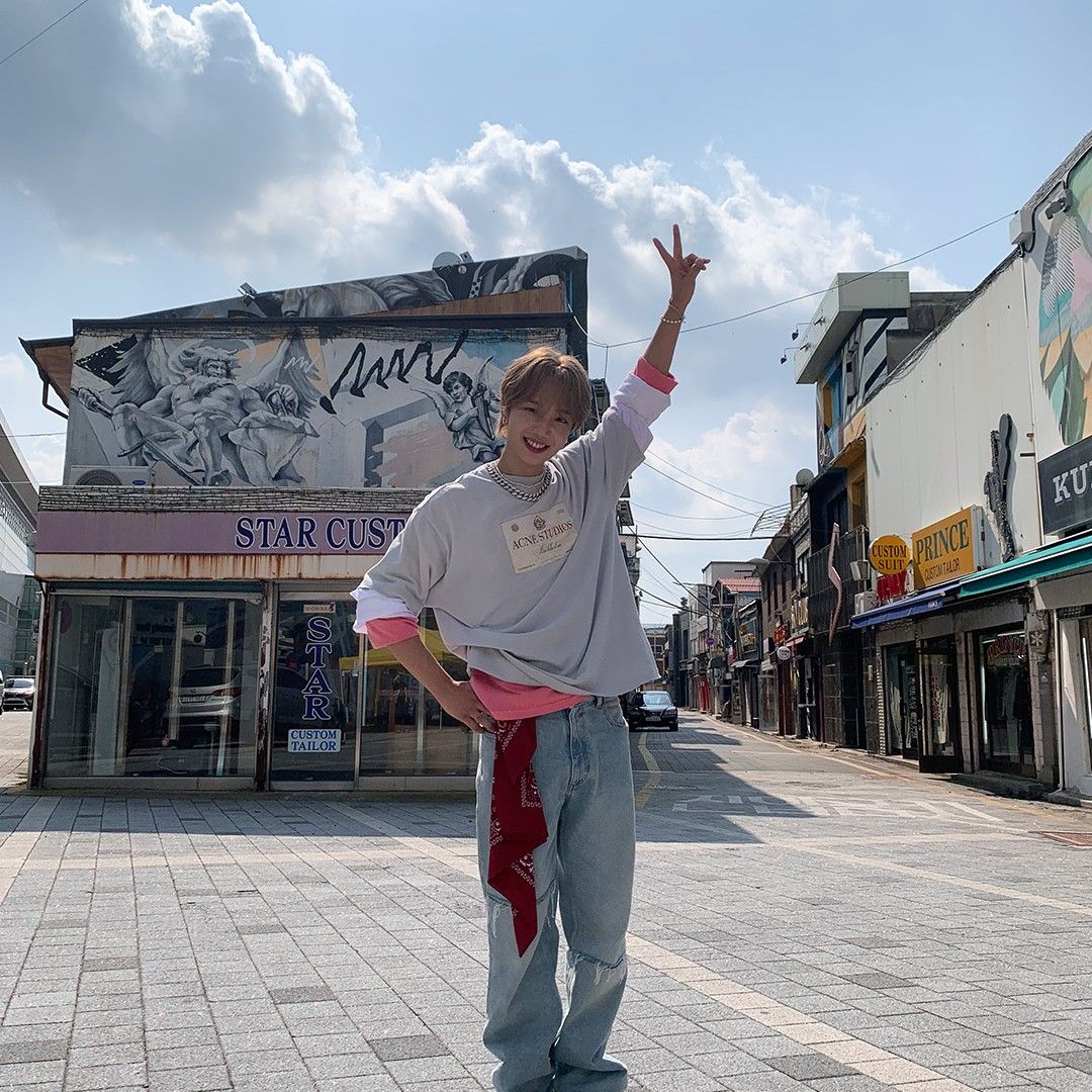 Behind-the-scenes cut of Lim Youngmin