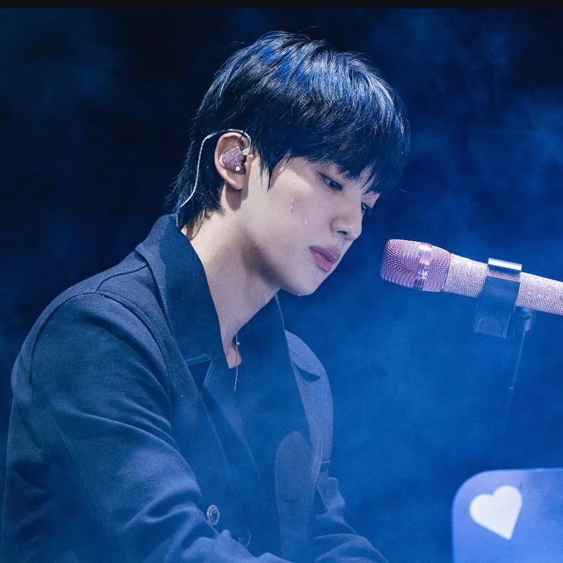 Behind-the-scenes cut of Jin (BTS)