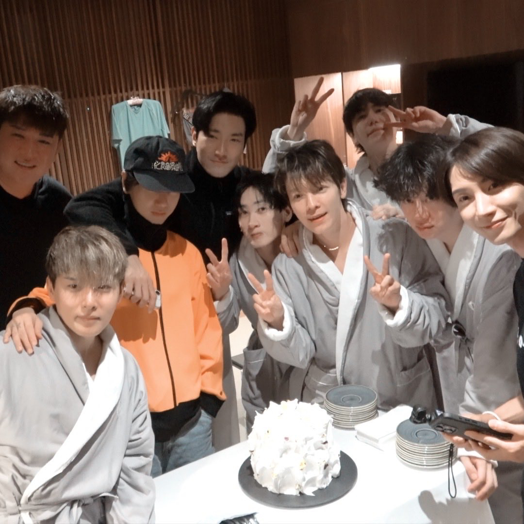 Latest photo of Super Junior