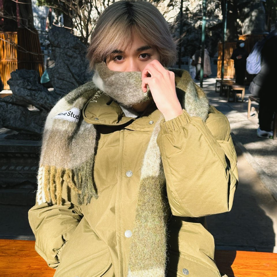 A moment captured by THI-O (NexT1DE)'s fan