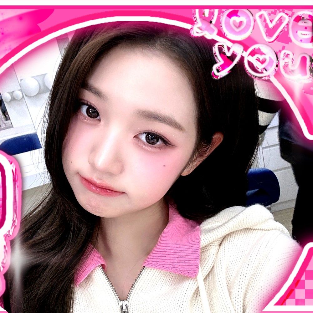 Behind-the-scenes cut of Jang Wonyoung (IVE)