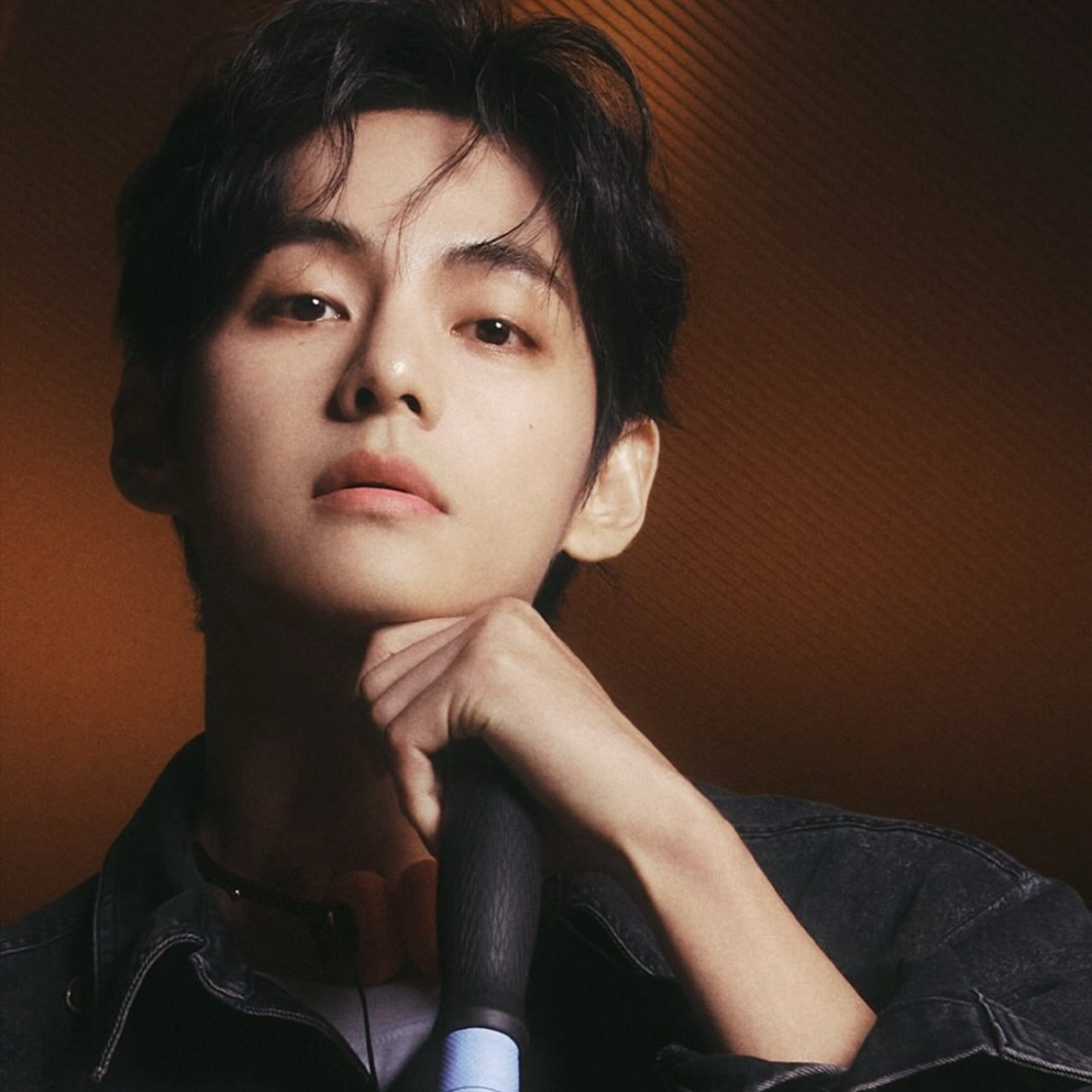 V (BTS)の舞台裏ショット