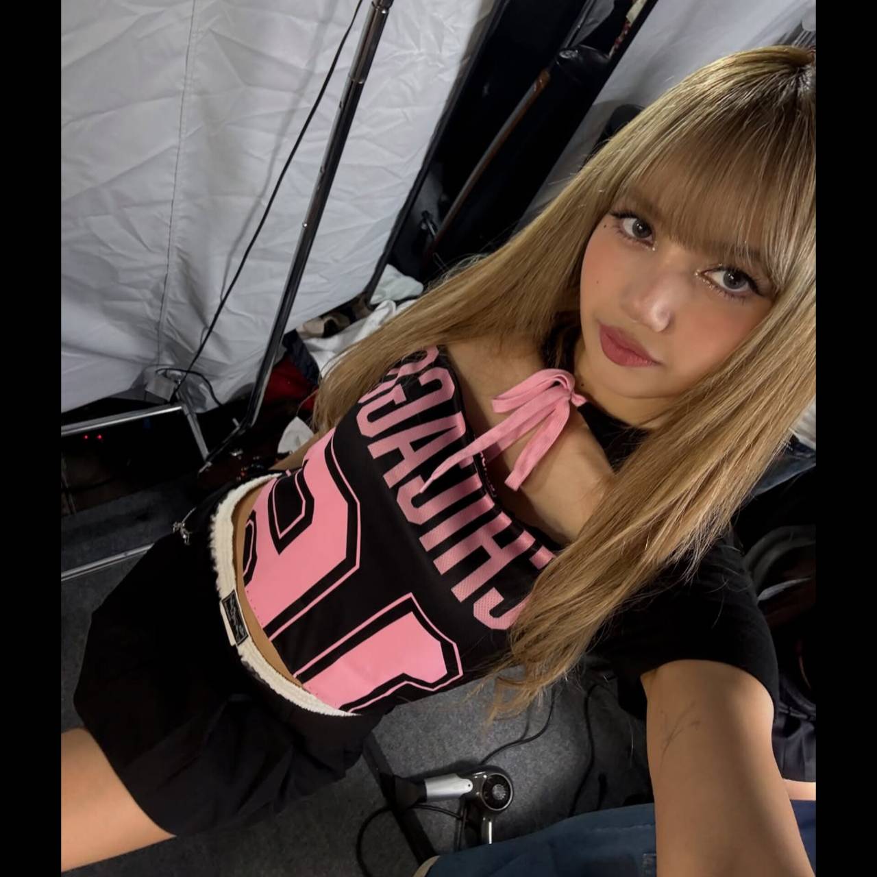 Lisa 粉絲於 7月26日 分享的照片 │ BLACKPINK Lisa 社群 │ 韓愛豆