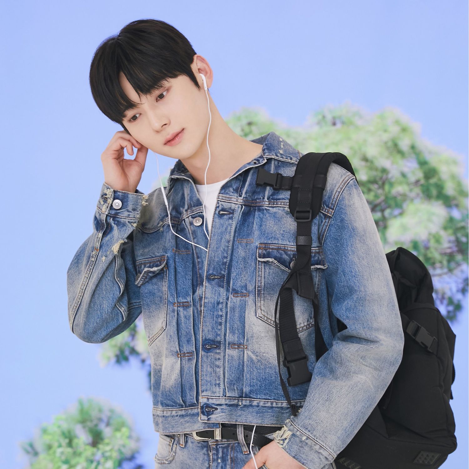 Foto aktivitas terbaru Hwang Minhyun