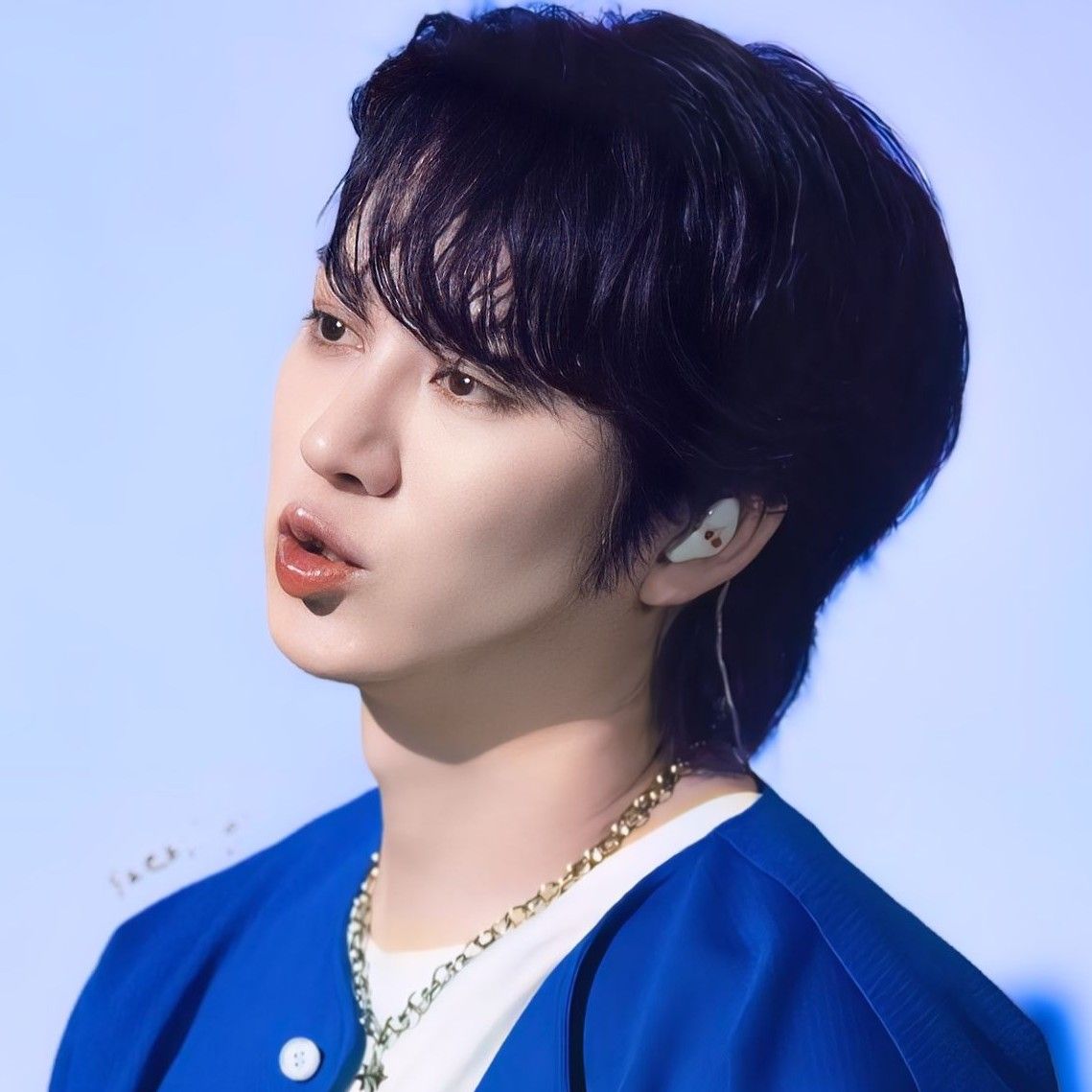 Behind-the-scenes cut of Heechul (Super Junior)