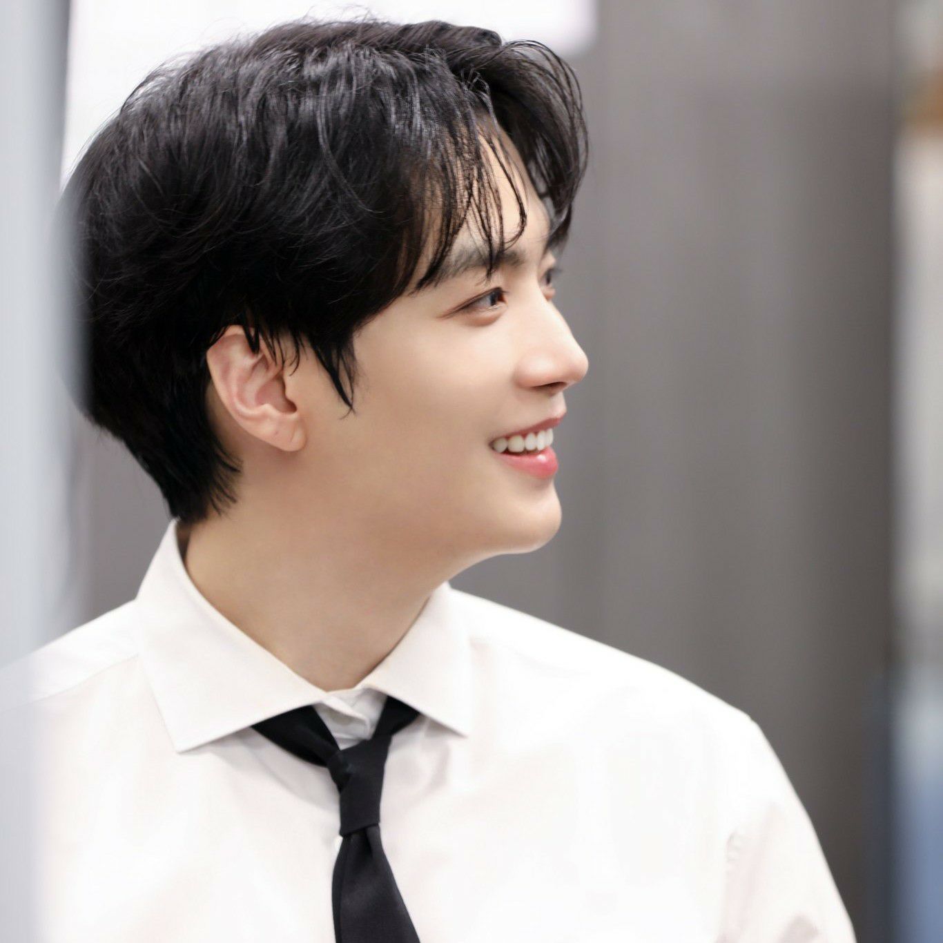 A moment captured by Kim Jonghyeon's fan