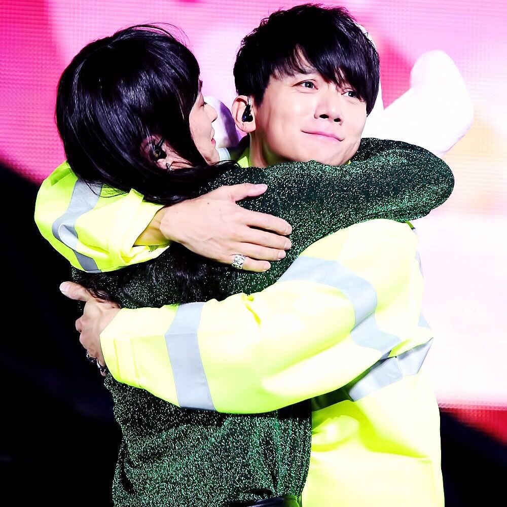 Behind-the-scenes cut of SECHSKIES