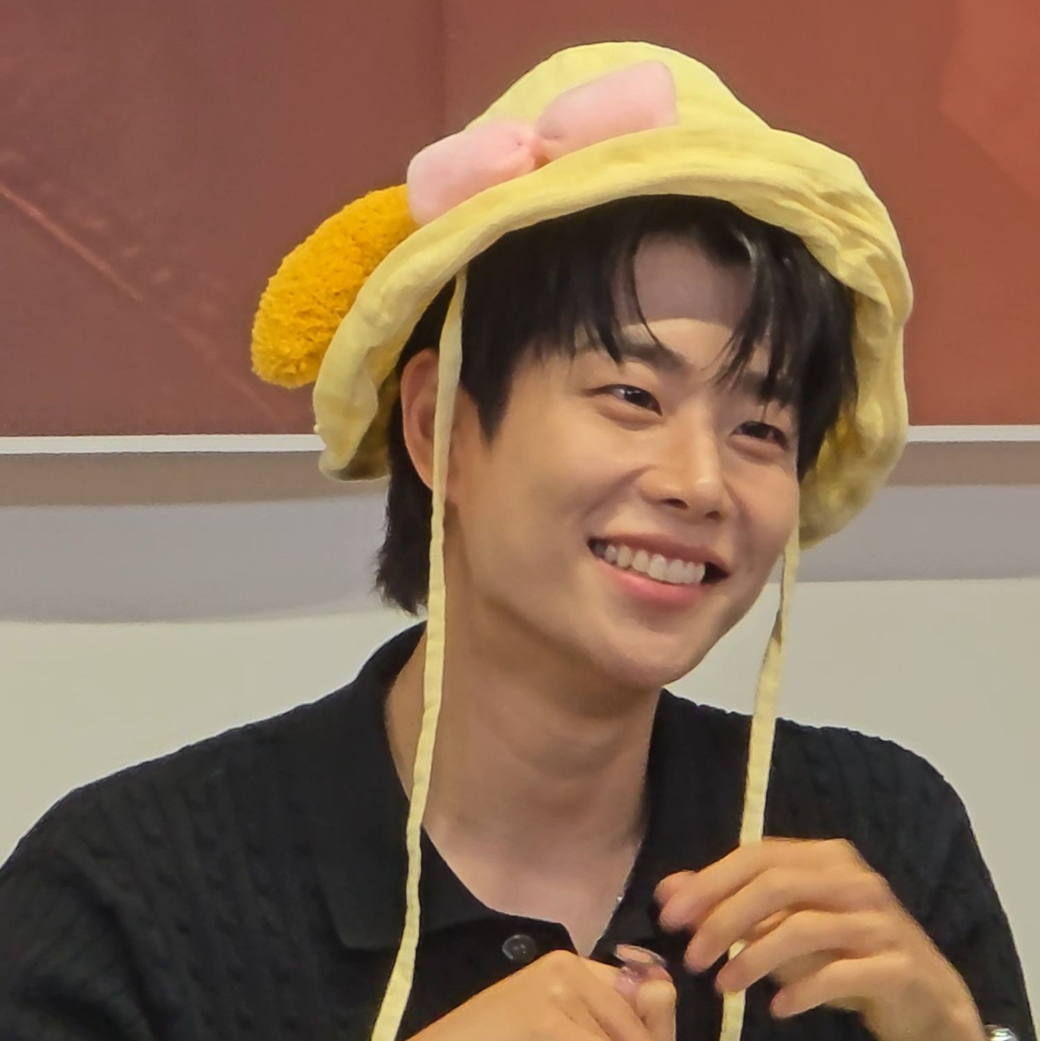 A moment captured by MJ (ASTRO)'s fan