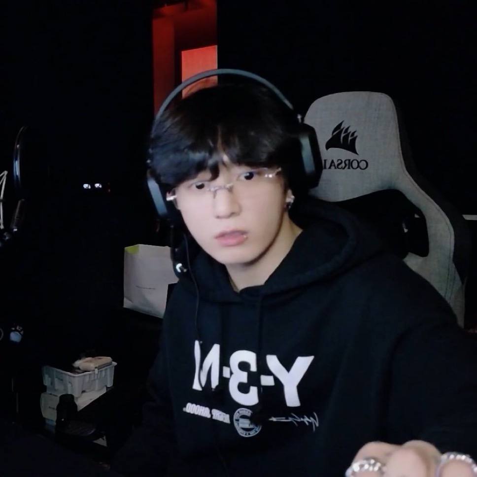 A moment captured by Jungkook (BTS)'s fan