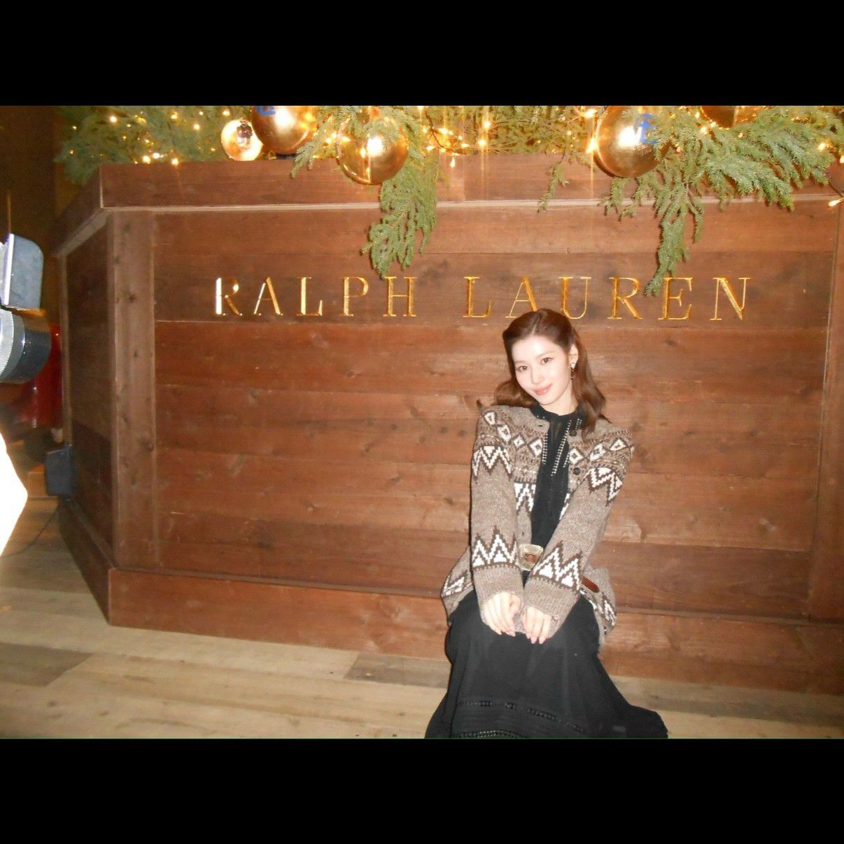 Foto aktivitas terbaru Sana (TWICE)