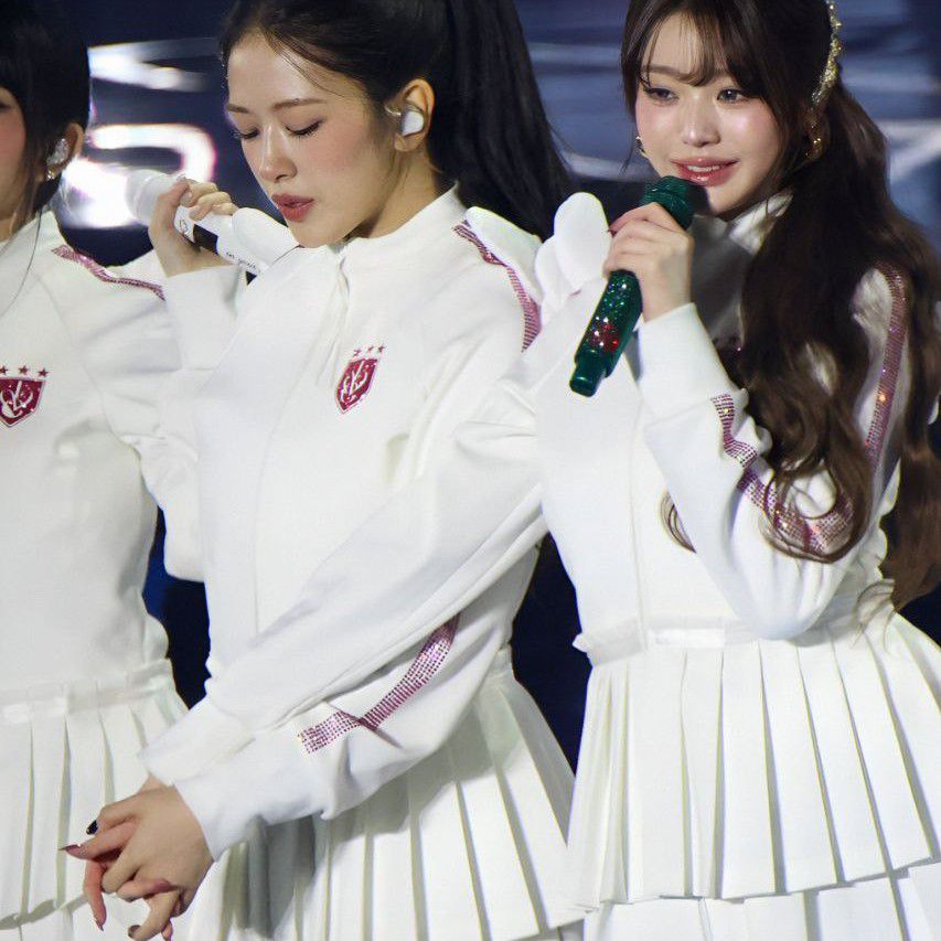 Behind-the-scenes cut of Jang Wonyoung (IVE)