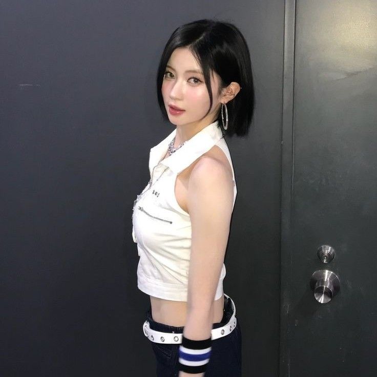 Behind-the-scenes cut of Asa (BABYMONSTER)