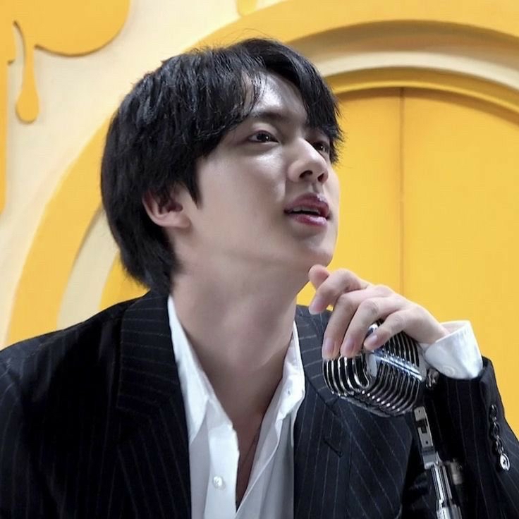 Behind-the-scenes cut of Jin (BTS)
