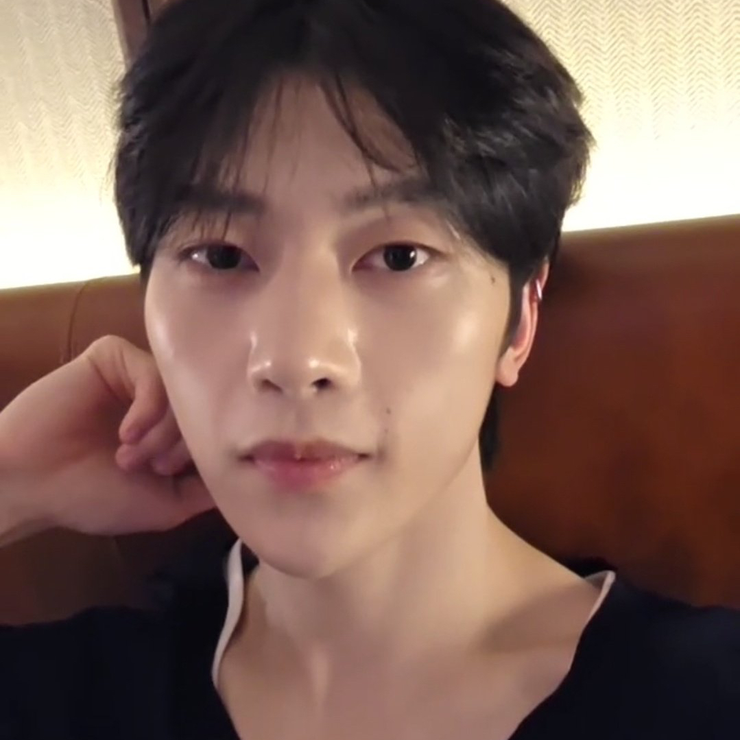 Latest photo of Seok Matthew (ZEROBASEONE)