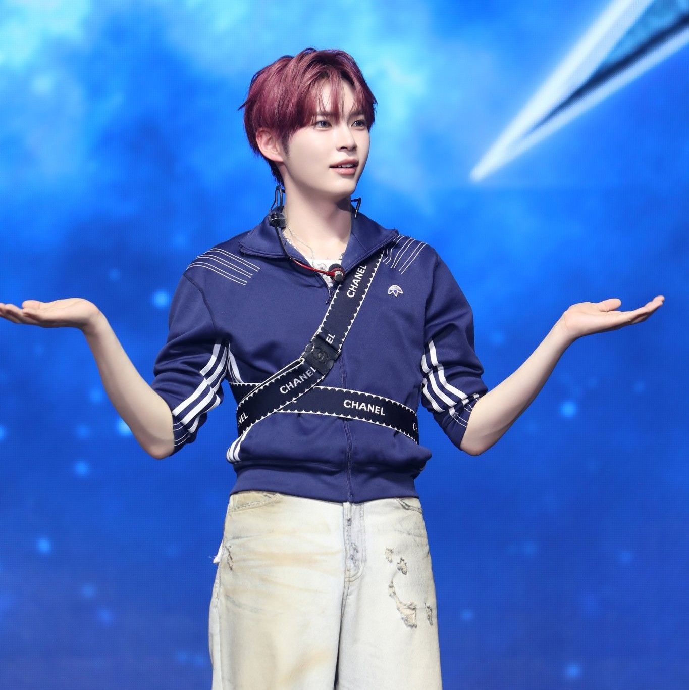 Momen yang diabadikan oleh penggemar Sung Hanbin (ZEROBASEONE)