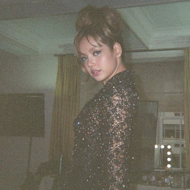 Lisa (BLACKPINK)的最新活動照片