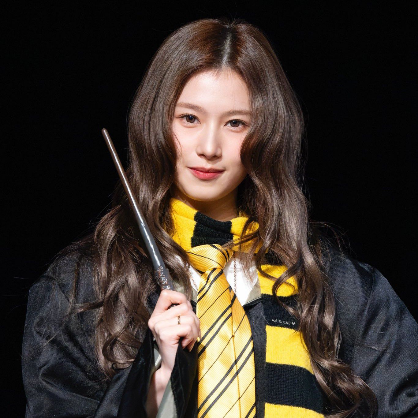 Foto aktivitas terbaru Sana (TWICE)