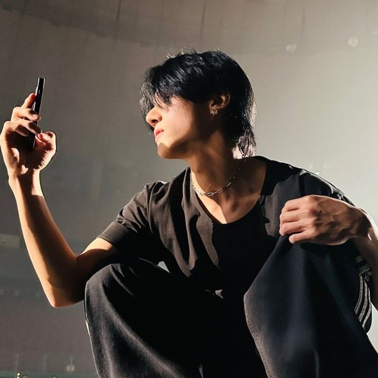 アメツ　ATINYZONE ウヨン 아직은 추워.