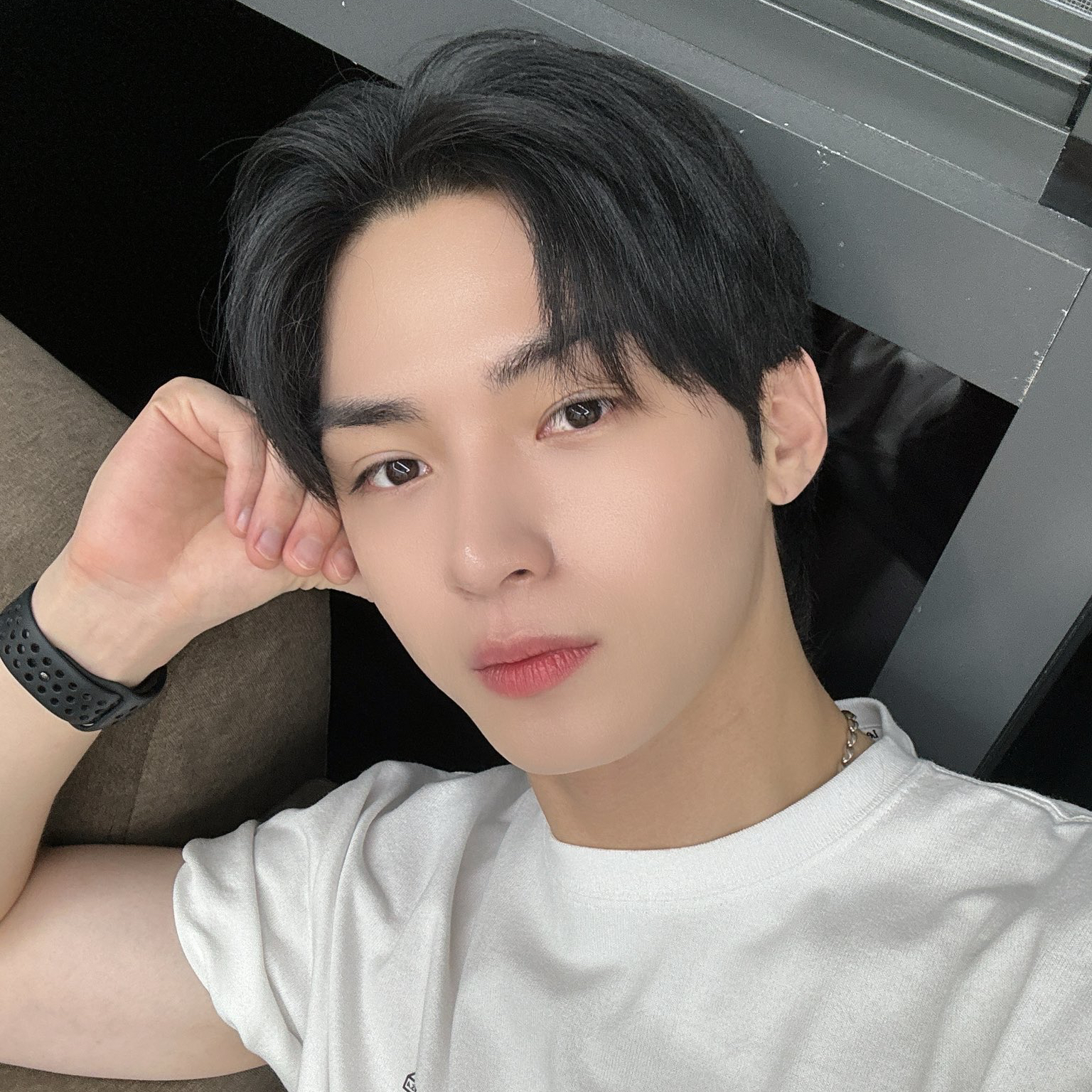 Behind-the-scenes cut of HANGYEOM (OMEGA X)
