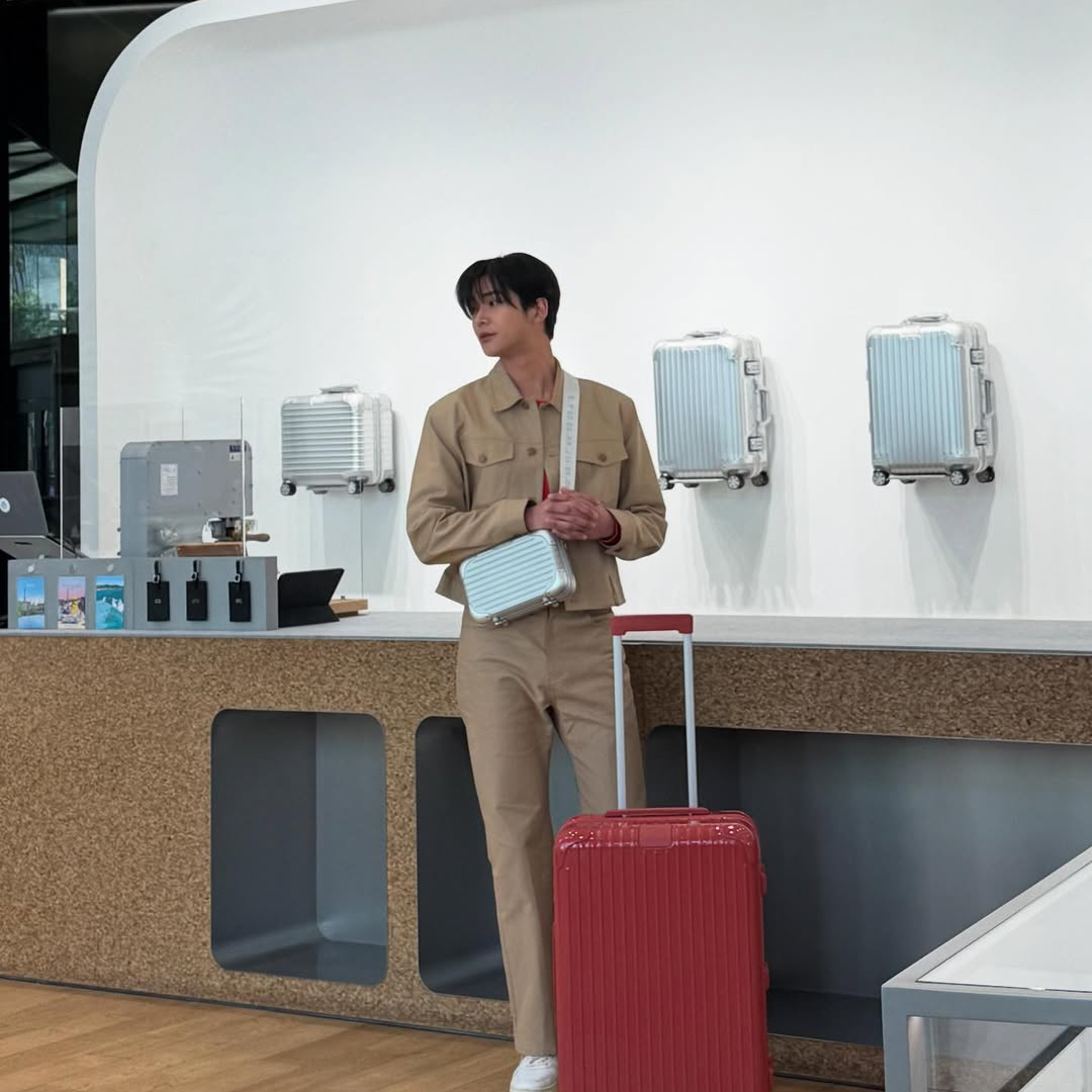 A moment captured by Rowoon's fan