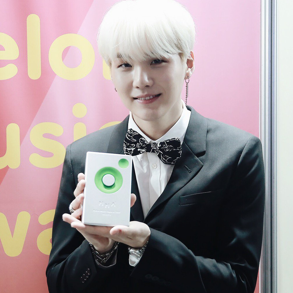 SUGA (防彈少年團)的最新活動照片