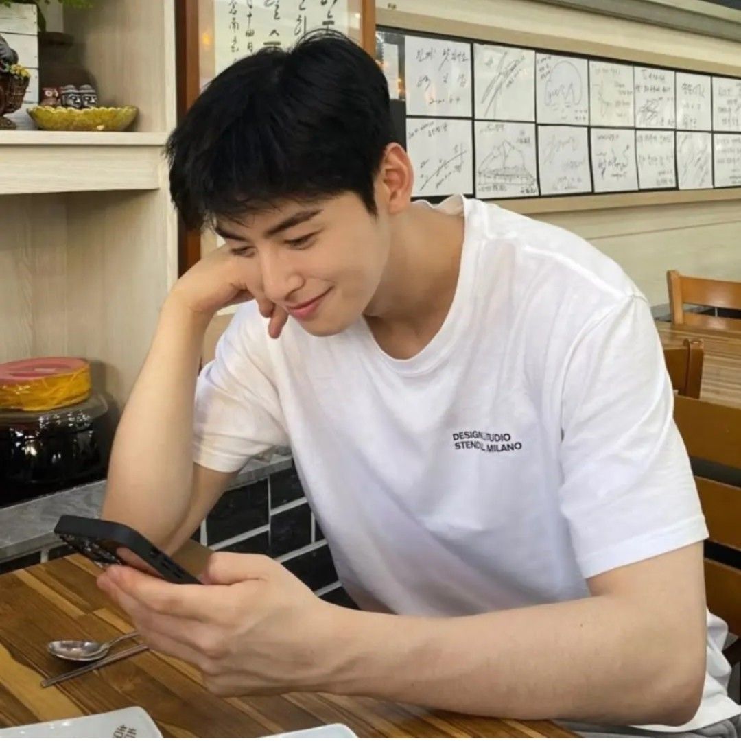 Behind-the-scenes cut of Eunwoo (ASTRO)