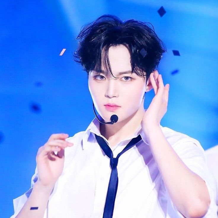 Latest photo of Doyoung (TREASURE)