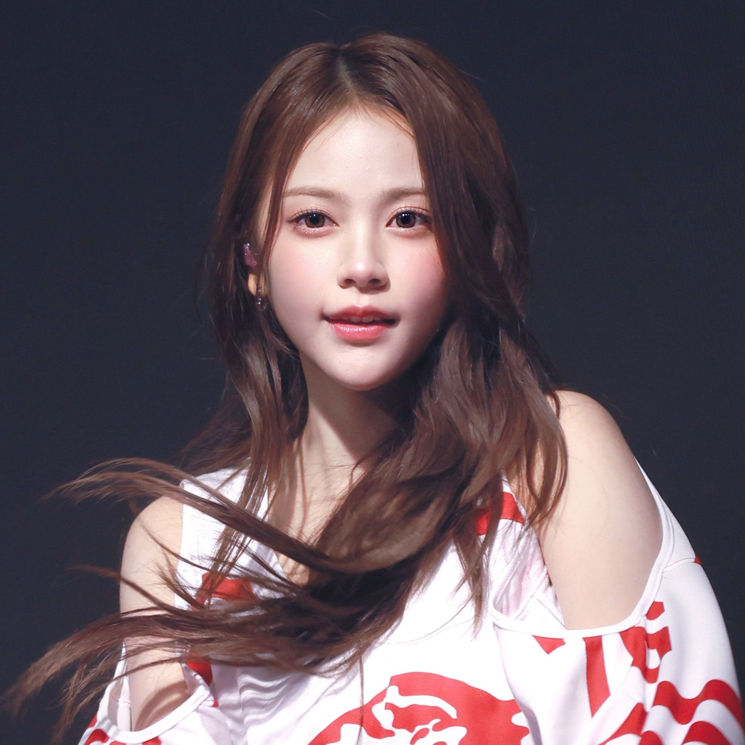 Behind-the-scenes cut of Carmen (Hearts2Hearts)