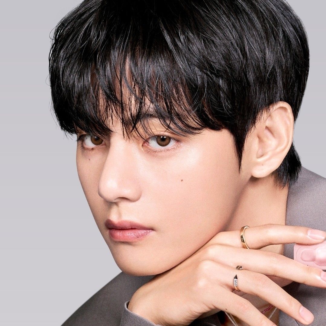 A moment captured by V (BTS)'s fan